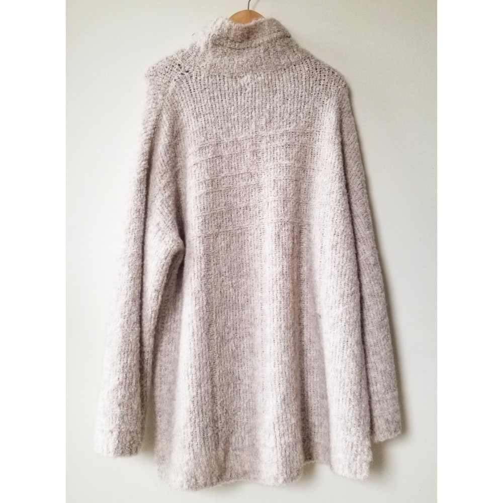HOLZWEILER Barlind Oversized Turtleneck Sweater - Picture 8 of 16